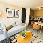 Hom I Depto Centrico 2D2B 3Pax Santiago